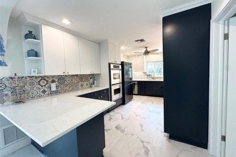 House in Pompano Beach, Florida 4 bedrooms, 241.27 sq.m. № 2158175 - photo 20