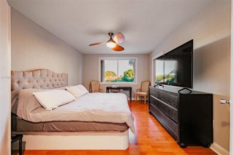 Villa ou maison à louer à Miami, Floride: 3 chambres, 145.86 m2 № 1999618 - photo 11