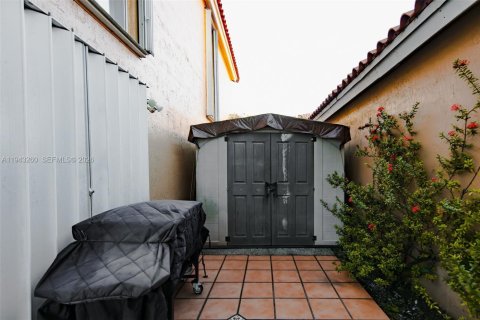 Villa ou maison à louer à Miami, Floride: 3 chambres, 145.86 m2 № 1999618 - photo 18