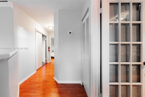 Villa ou maison à louer à Miami, Floride: 3 chambres, 145.86 m2 № 1999618 - photo 10