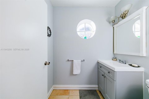 Villa ou maison à louer à Miami, Floride: 3 chambres, 145.86 m2 № 1999618 - photo 8
