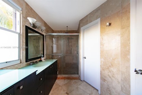 Villa ou maison à louer à Miami, Floride: 3 chambres, 145.86 m2 № 1999618 - photo 13