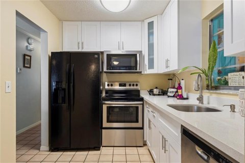 Condominio en alquiler en Sun City Center, Florida, 2 dormitorios, 91.42 m2 № 2098480 - foto 12