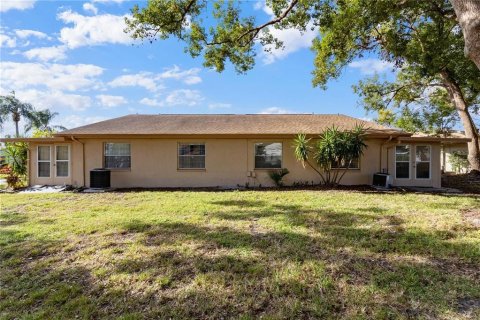 Condominio en alquiler en Sun City Center, Florida, 2 dormitorios, 91.42 m2 № 2098480 - foto 20
