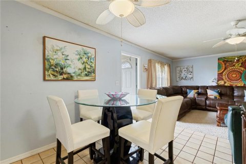 Condominio en alquiler en Sun City Center, Florida, 2 dormitorios, 91.42 m2 № 2098480 - foto 10