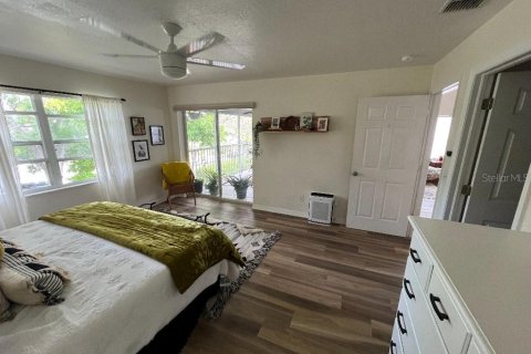 Condo in Seminole, Florida, 2 bedrooms  № 1916679 - photo 24