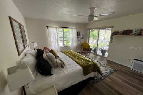 Condo in Seminole, Florida, 2 bedrooms  № 1916679 - photo 23