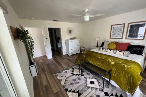 Condo in Seminole, Florida, 2 bedrooms  № 1916679 - photo 21