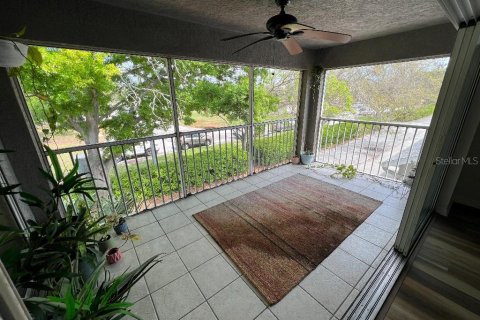 Condo in Seminole, Florida, 2 bedrooms  № 1916679 - photo 13
