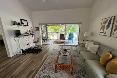Condo in Seminole, Florida, 2 bedrooms  № 1916679 - photo 6