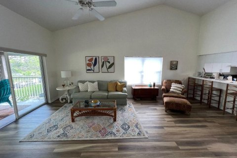 Condo in Seminole, Florida, 2 bedrooms  № 1916679 - photo 10