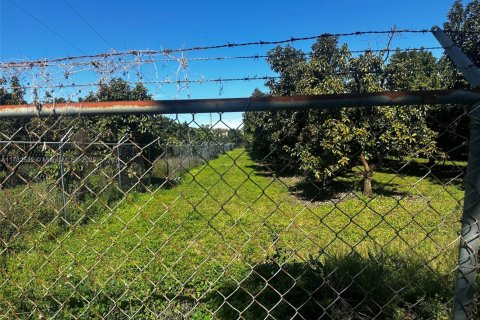 Propiedad comercial en venta en Miami, Florida № 1703707 - foto 10