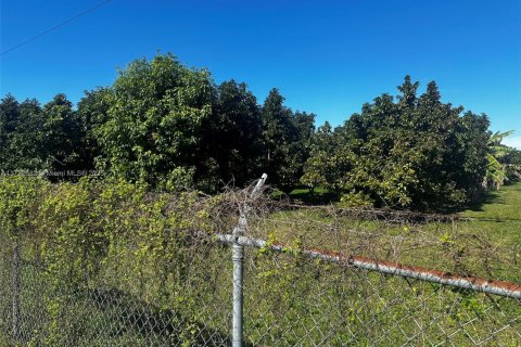Propiedad comercial en venta en Miami, Florida № 1703707 - foto 9