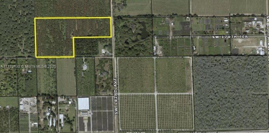 Propiedad comercial en Miami, Florida № 1703707