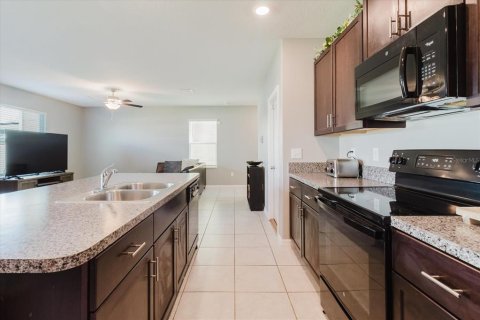 Casa en alquiler en Wimauma, Florida, 4 dormitorios, 177.81 m2 № 1904092 - foto 12