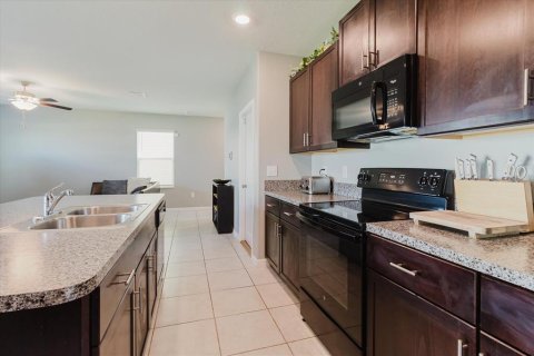 Casa en alquiler en Wimauma, Florida, 4 dormitorios, 177.81 m2 № 1904092 - foto 11