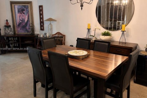 Condominio en alquiler en North Miami Beach, Florida, 1 dormitorio, 78.22 m2 № 2086137 - foto 4