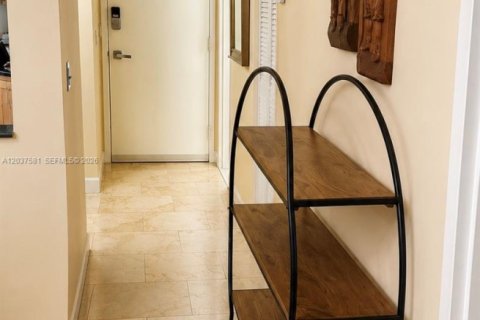 Condominio en alquiler en North Miami Beach, Florida, 1 dormitorio, 78.22 m2 № 2086137 - foto 6