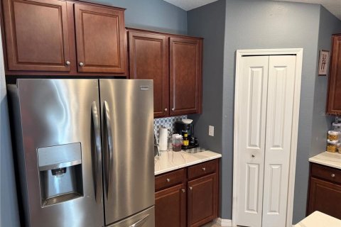 Casa en venta en Zephyrhills, Florida, 4 dormitorios, 178.19 m2 № 2233558 - foto 5