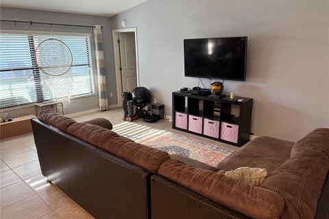 Casa en venta en Zephyrhills, Florida, 4 dormitorios, 178.19 m2 № 2233558 - foto 8