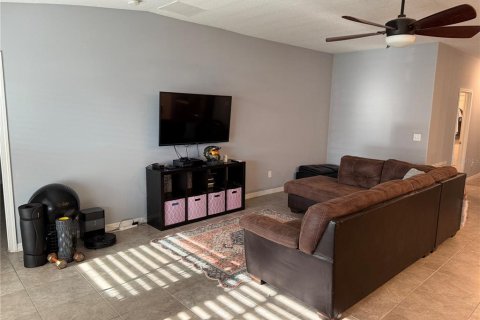 Casa en venta en Zephyrhills, Florida, 4 dormitorios, 178.19 m2 № 2233558 - foto 10