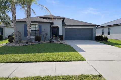 House in Zephyrhills, Florida 4 bedrooms, 178.19 sq.m. № 2233558