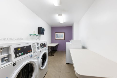 Copropriété à vendre à Miami Beach, Floride: 2 chambres, 82.68 m2 № 1964926 - photo 24