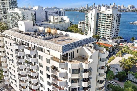 Copropriété à vendre à Miami Beach, Floride: 2 chambres, 82.68 m2 № 1964926 - photo 1