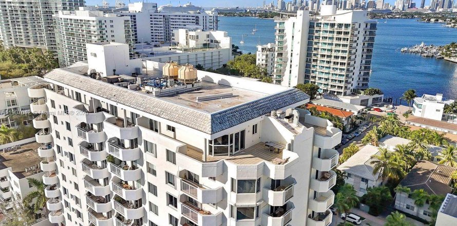 Condo à Miami Beach, Floride, 2 chambres № 1964926