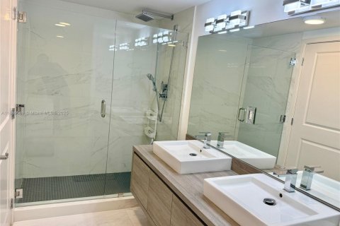 Copropriété à vendre à Sunny Isles Beach, Floride: 2 chambres, 162.86 m2 № 1950164 - photo 16