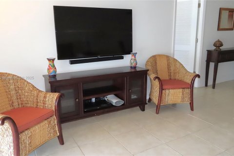 Condominio en venta en Miami Beach, Florida, 1 dormitorio, 76.55 m2 № 1852005 - foto 12