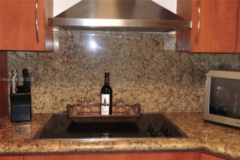 Condominio en venta en Miami Beach, Florida, 1 dormitorio, 76.55 m2 № 1852005 - foto 6