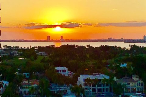 Condominio en venta en Miami Beach, Florida, 1 dormitorio, 76.55 m2 № 1852005 - foto 4