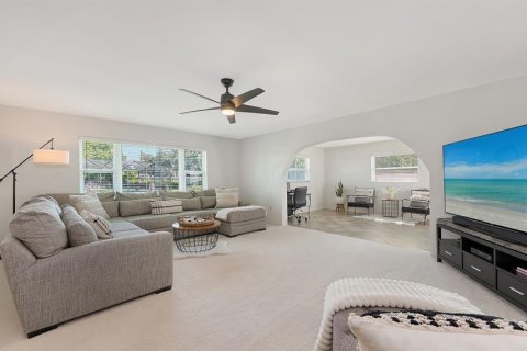 Villa ou maison à louer à Sarasota, Floride: 3 chambres, 179.12 m2 № 2406978 - photo 12