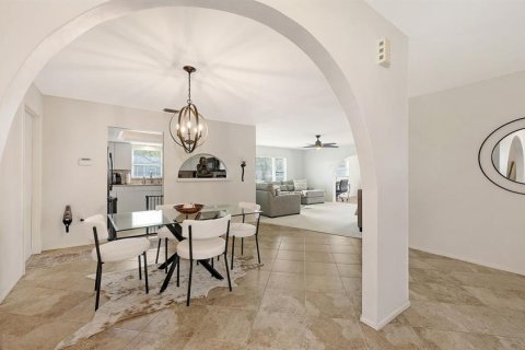 Villa ou maison à louer à Sarasota, Floride: 3 chambres, 179.12 m2 № 2406978 - photo 5