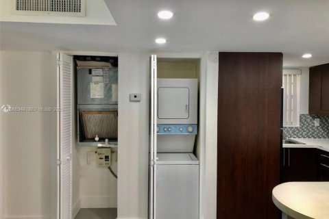 Copropriété à louer à Miami, Floride: 1 chambre, 63.17 m2 № 2363672 - photo 4