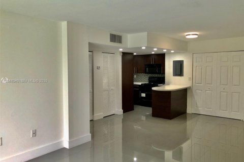 Copropriété à louer à Miami, Floride: 1 chambre, 63.17 m2 № 2363672 - photo 7