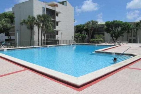 Copropriété à louer à Miami, Floride: 1 chambre, 63.17 m2 № 2363672 - photo 9
