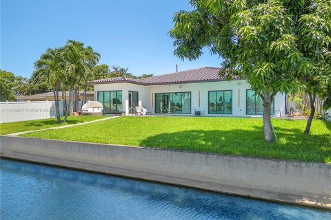Villa ou maison à louer à Miami, Floride: 3 chambres, 278.71 m2 № 1923344 - photo 3
