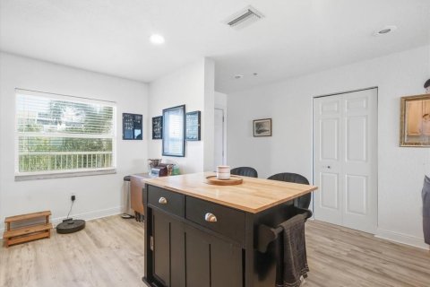 Copropriété à vendre à Madeira Beach, Floride: 2 chambres, 125.42 m2 № 2375520 - photo 26