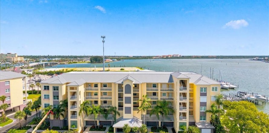 Condo à Madeira Beach, Floride, 2 chambres  № 2375520