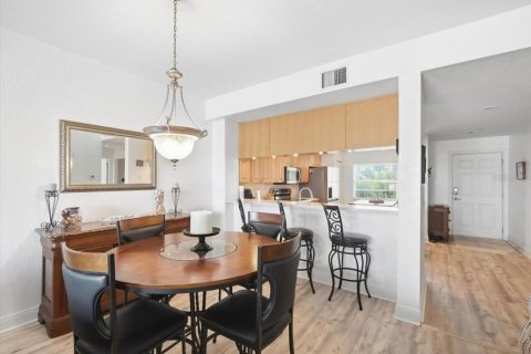 Copropriété à vendre à Madeira Beach, Floride: 2 chambres, 125.42 m2 № 2375520 - photo 17