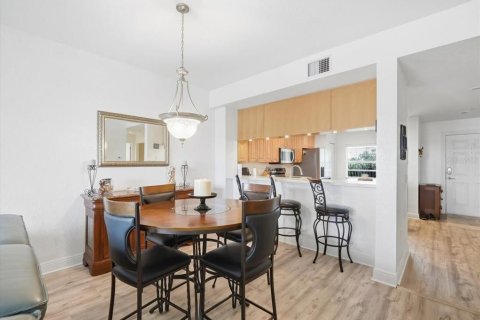 Copropriété à vendre à Madeira Beach, Floride: 2 chambres, 125.42 m2 № 2375520 - photo 15