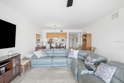 Copropriété à vendre à Madeira Beach, Floride: 2 chambres, 125.42 m2 № 2375520 - photo 25