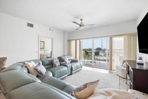 Copropriété à vendre à Madeira Beach, Floride: 2 chambres, 125.42 m2 № 2375520 - photo 19