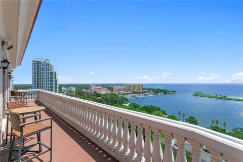 Condo in Saint Petersburg, Florida, 3 bedrooms  № 2200878