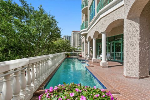 Condo in Saint Petersburg, Florida, 3 bedrooms  № 2200878 - photo 7