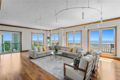 Condo in Saint Petersburg, Florida, 3 bedrooms  № 2200878 - photo 14