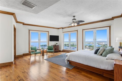 Condo in Saint Petersburg, Florida, 3 bedrooms  № 2200878 - photo 27