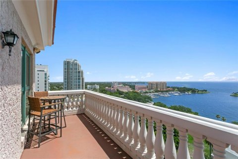 Condo in Saint Petersburg, Florida, 3 bedrooms  № 2200878 - photo 21